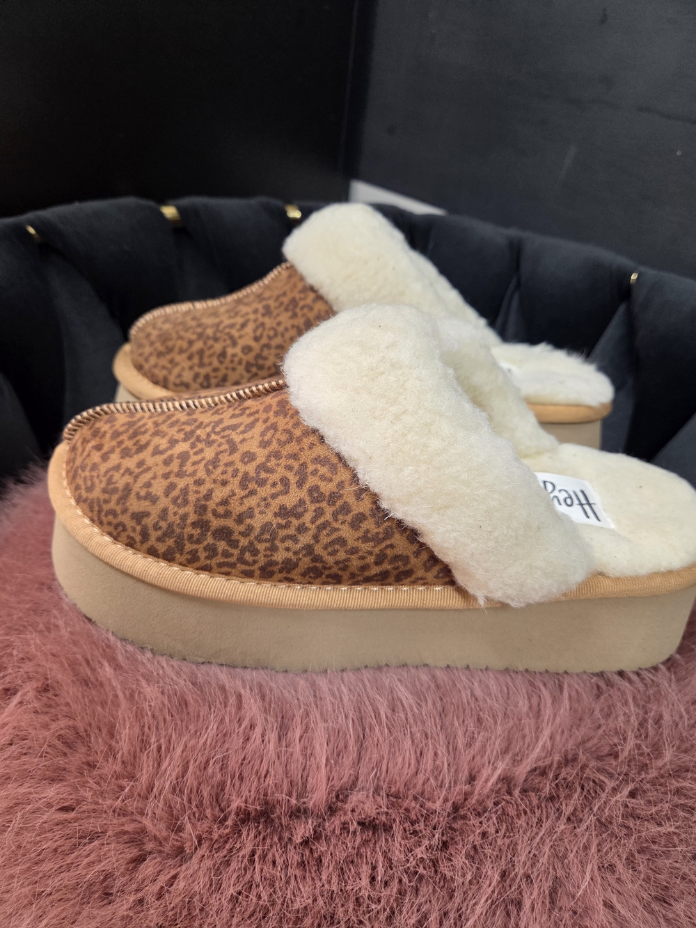 Cozy Leopard Print Shearling-Lined Mule Slippers - Brown